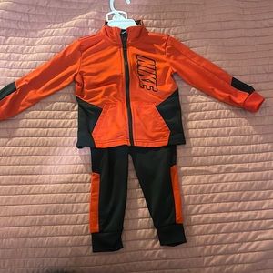 Nike sweatsuit